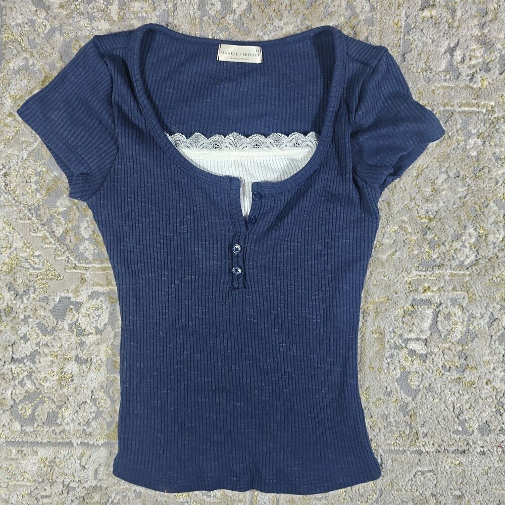 Frankee & Skylarr Navy Top Women’s Size XS T-Shirt Bella Swan
